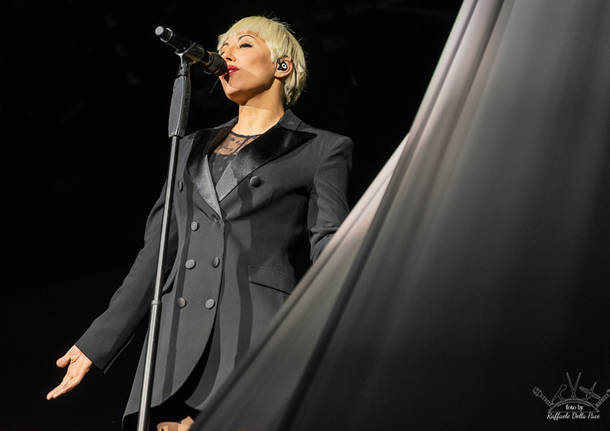 Malika Ayane incanta il Teatro Apollonio