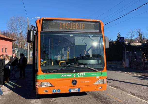 nuovo pullman dedicato agli studenti dell'Insubria