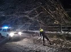 Protezione civile del Piambello all'opera per l'emergenza neve