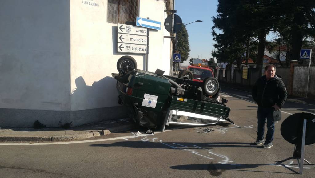 Ribaltamento apecar olgiate olona