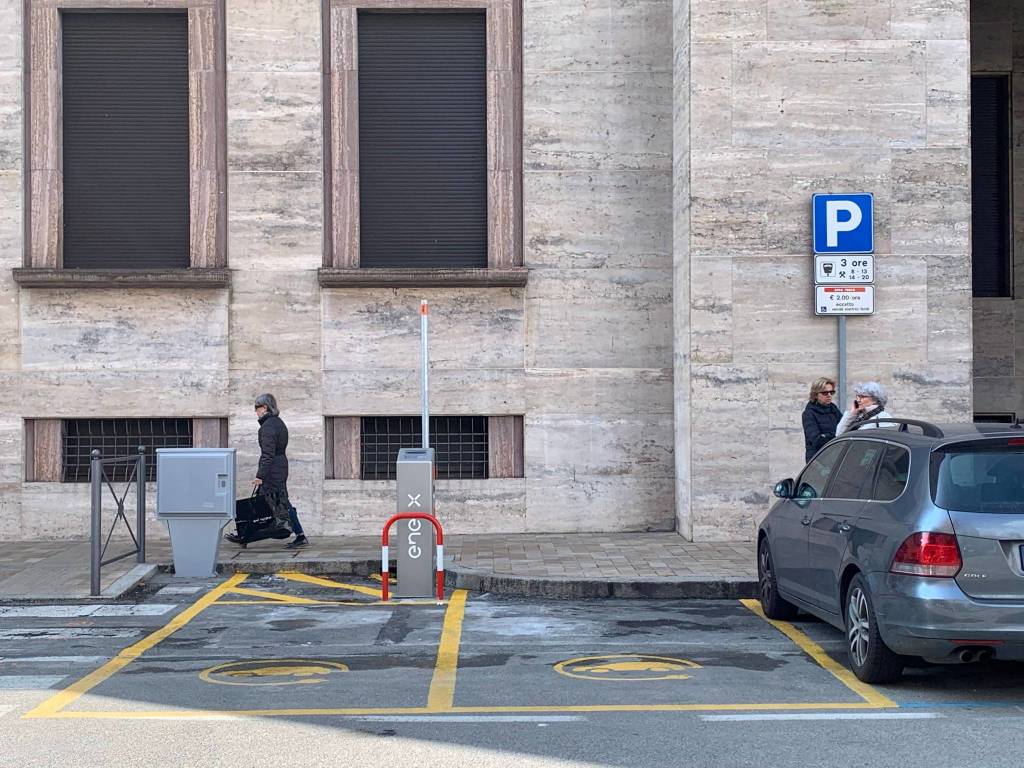 Arrivano le colonnine per le auto elettriche