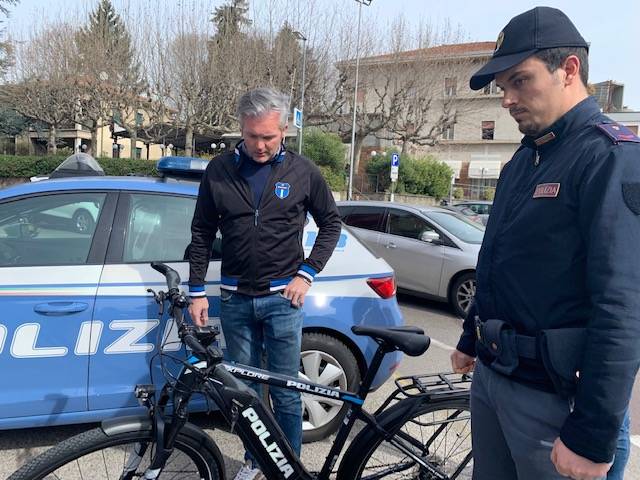 Biciclette per la polizia di Stato