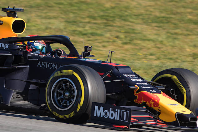 I nuovi bolidi di Formula Uno sul circuito di Barcellona