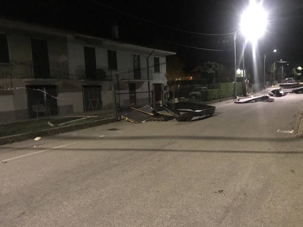 Auto devastate a Cuvio