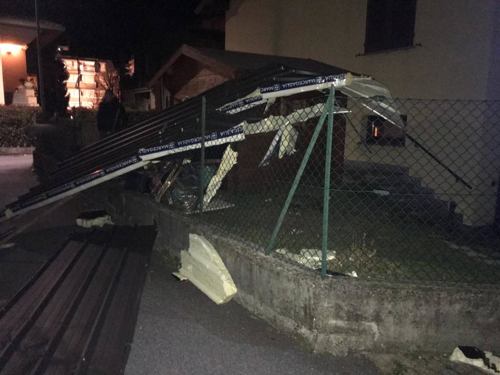 Auto devastate a Cuvio