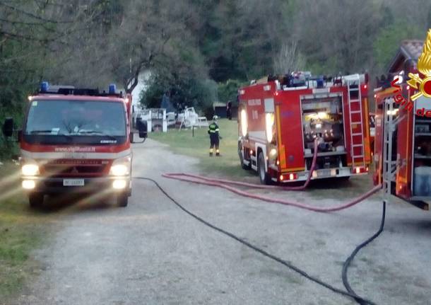 Incendio fienile a Ternate