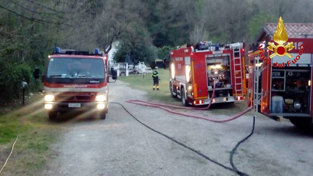 Incendio fienile a Ternate