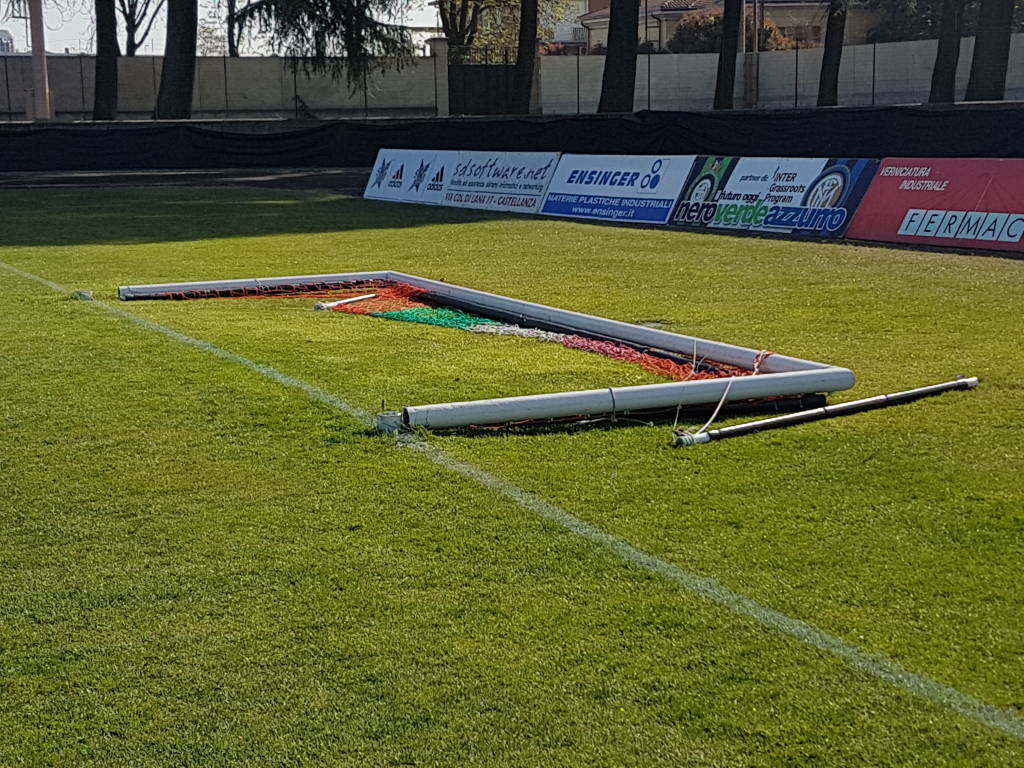 Porte segate nel campo della Castellanzese