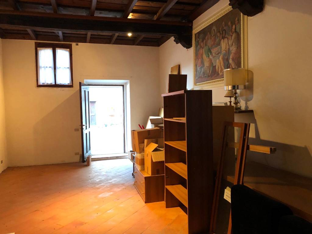 Eremo di Santa Caterina del Sasso, i frati