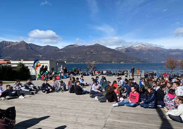 Gli alunni di Luino alla marcia per l'ambiente