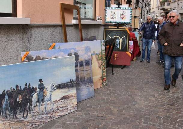 Lo Sbaracco invernale affolla i negozi del centro