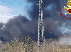 incendio mariano comense discarica 