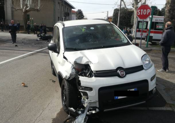 Incidente viale Minzoni Castellanza auto moto