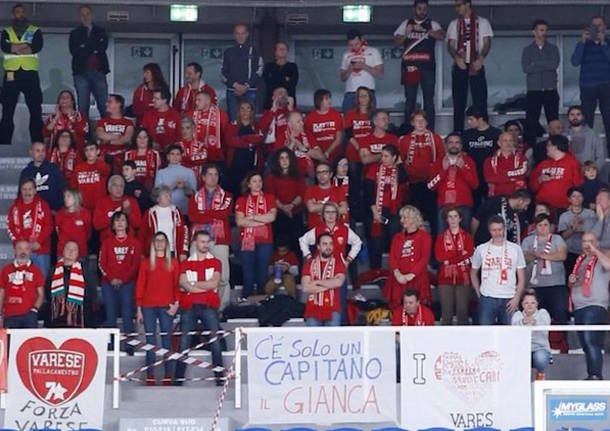 tifosi pallacanestro varese openjobmetis trasferta