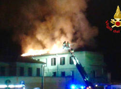 Varese: incendio in via Bainsizza