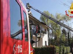 Vigili del fuoco in azione a causa del vento