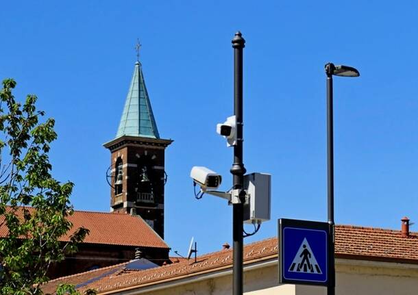 Area pedonale Venegoni, installati due “occhi elettronici”