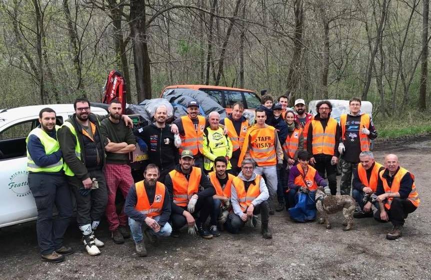 I volontari ripuliscono la Valsorda