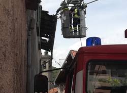 Giornata sui tetti per i vigili del fuoco