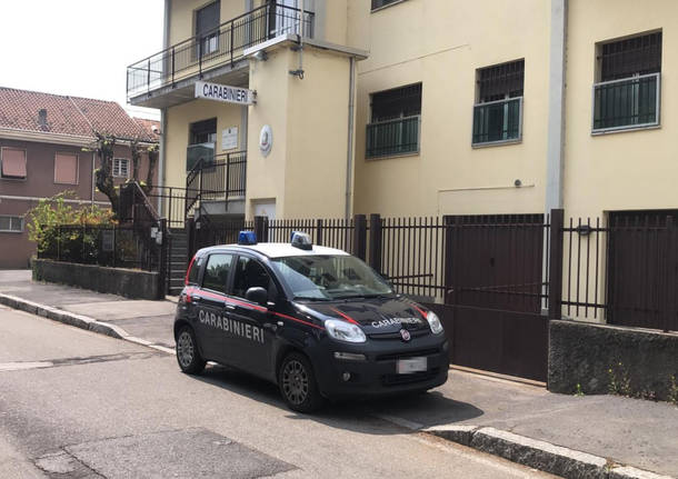 gazzella carabinieri fagnano olona