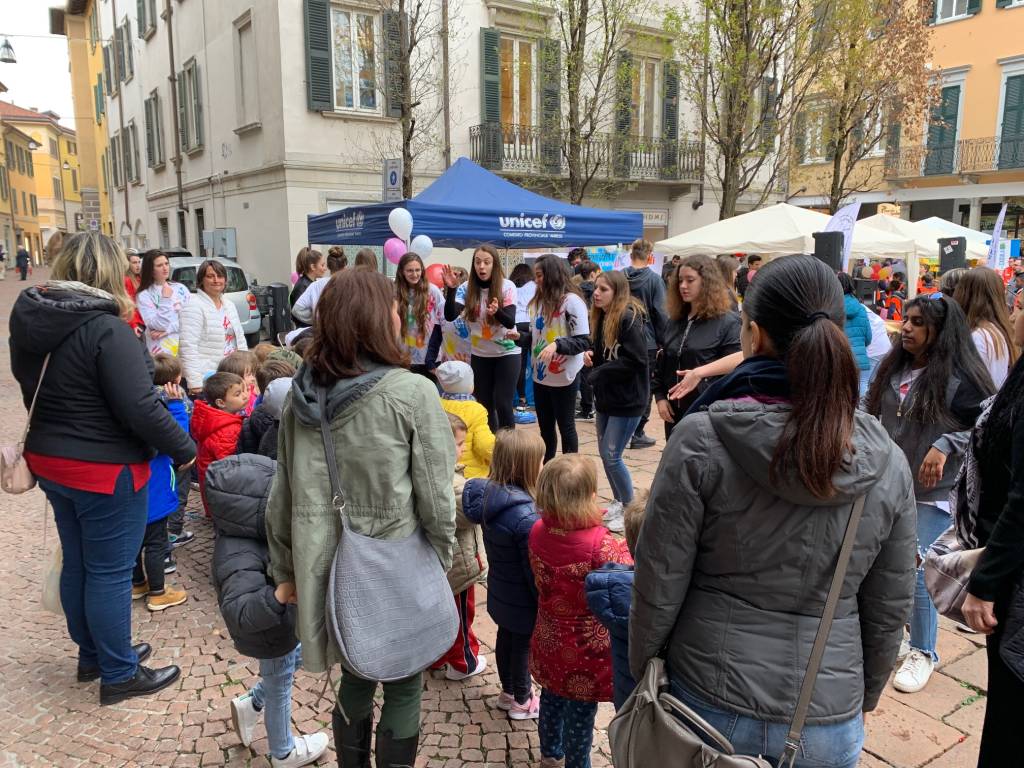 Giornata della solidarietà: la festa degli studenti dello sportello scuola volontariato