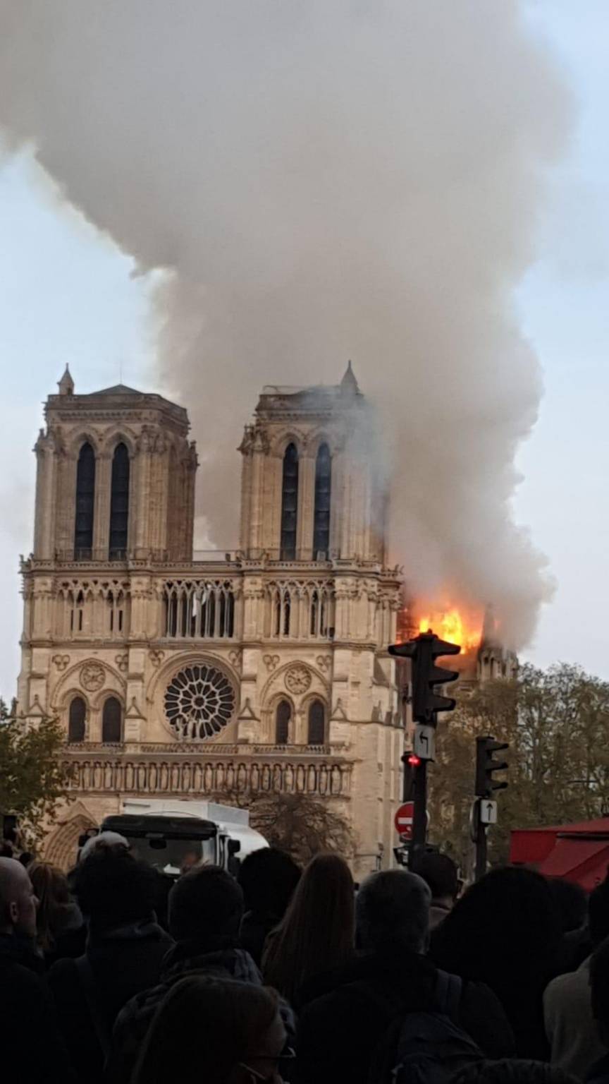 Incendio alla Cattedrale di Notre Dame di Parigi - 2