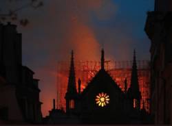 Incendio alla cattedrale Notre Dame di Parigi 