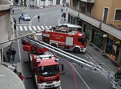 Incendio tetto in via Piave a Varese