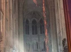 Notre Dame sopravvissuta alle fiamme