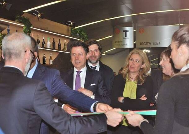 Paola Longo incontra il premier Conte a Vinitaly