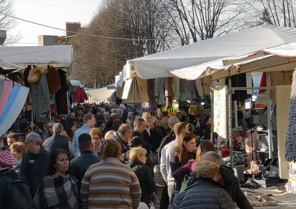 Pasqua ad Angera con Agli Ambulanti di Forte dei Marmi