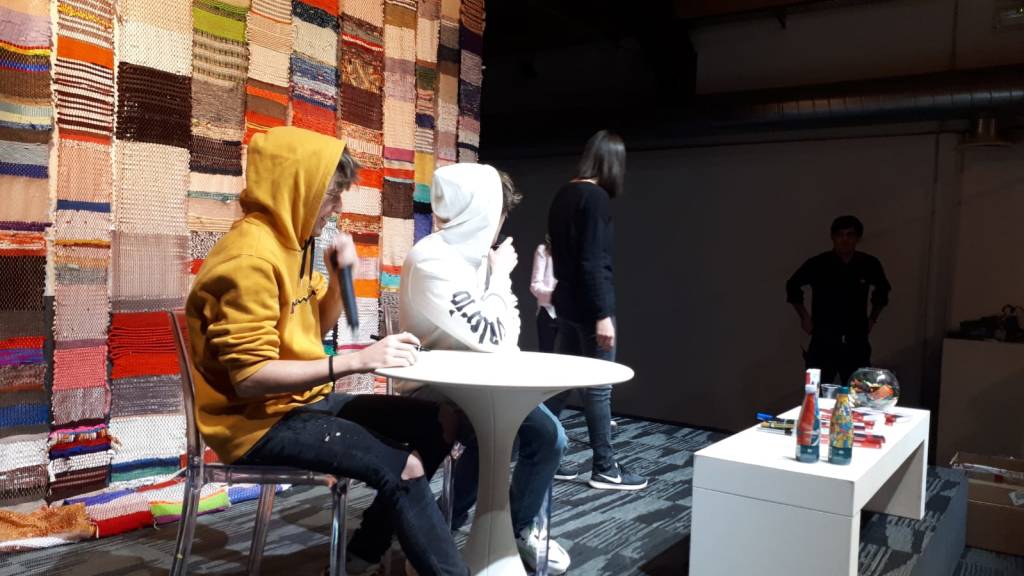 #Valespo, in tantissime al Maga per i due youtuber