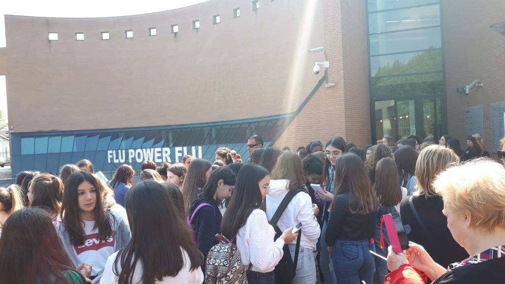 #Valespo, in tantissime al Maga per i due youtuber