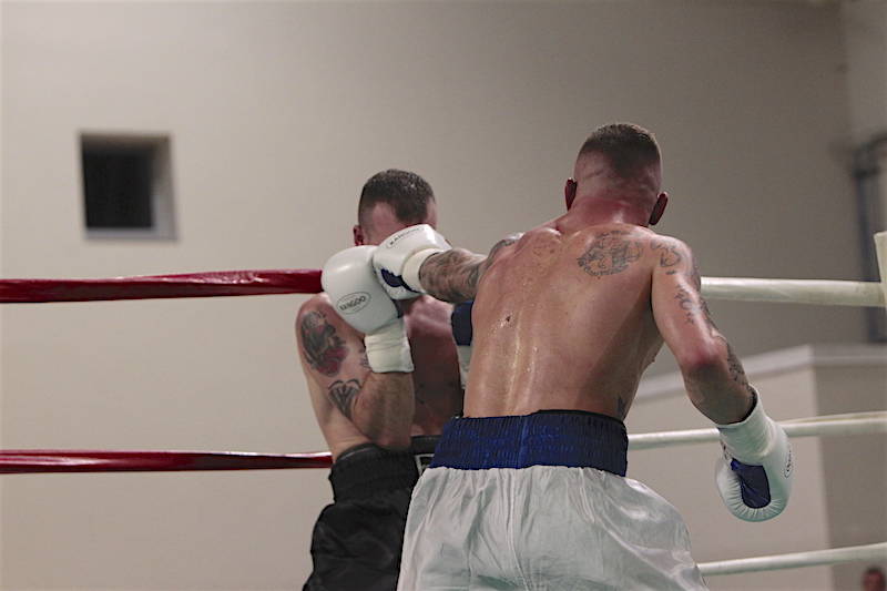 Boxe, Iuliano Gallo sconfitto ai punti