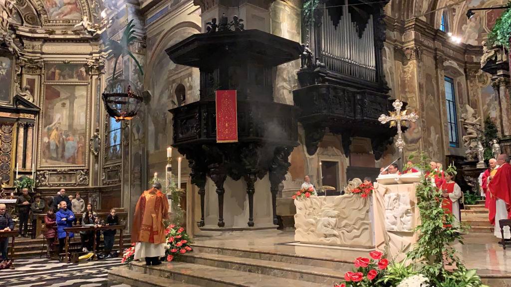 Brucia il faro alla messa di san Vittore