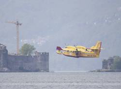 Il Canadair sul Lago Maggiore