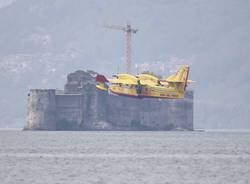 Il Canadair sul Lago Maggiore