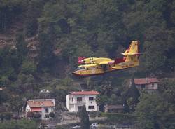 Il Canadair sul Lago Maggiore