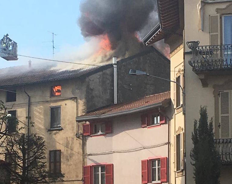 incendio palazzina Malnate