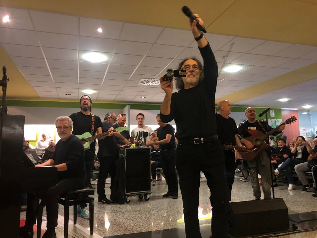 La PFM in concerto all'ospedale del circolo 
