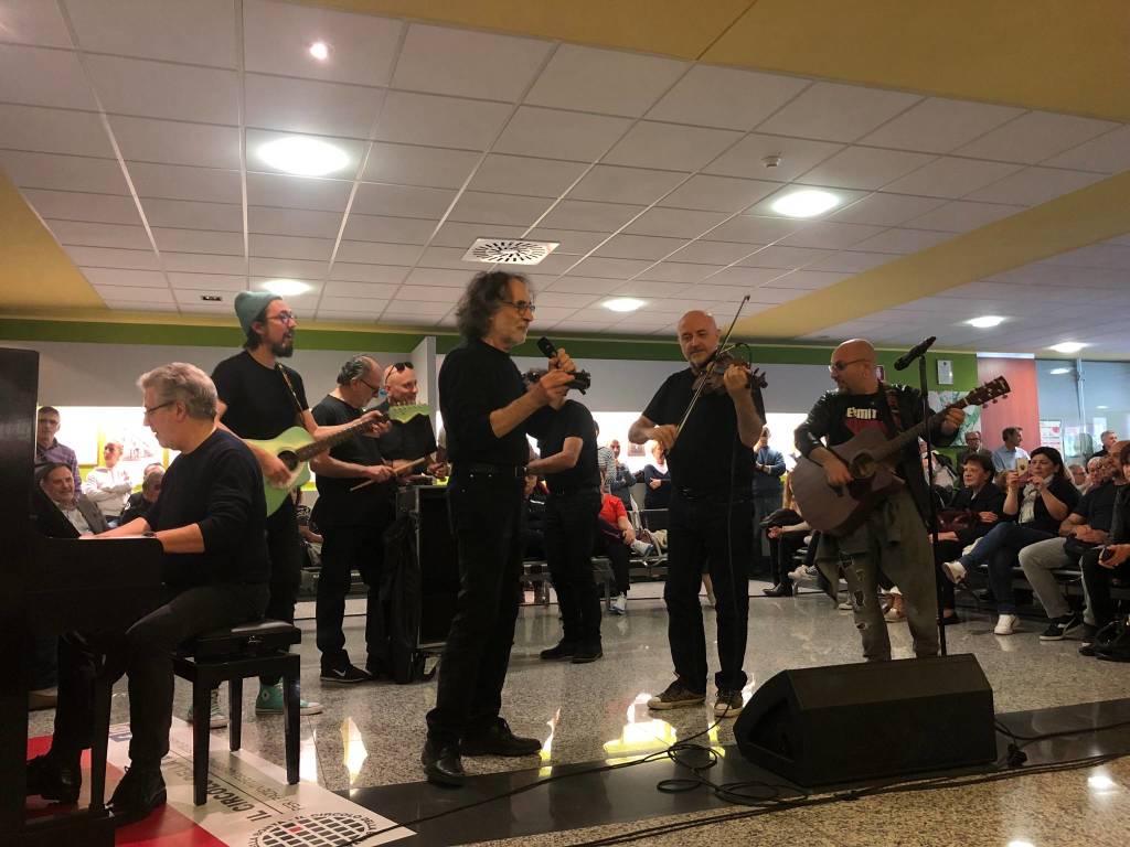 La PFM in concerto all'ospedale del circolo 