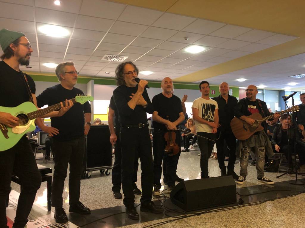 La PFM in concerto all'ospedale del circolo 