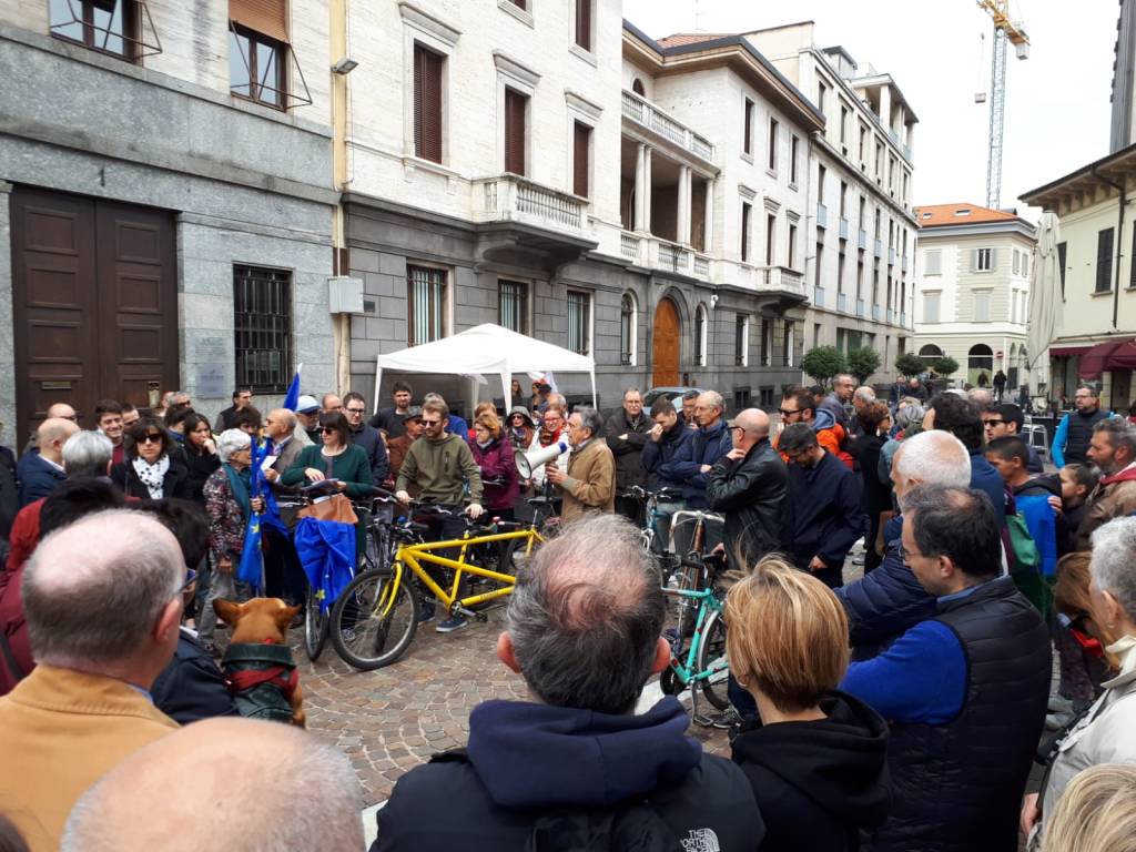 Manifestazione dimissioni Gallarate