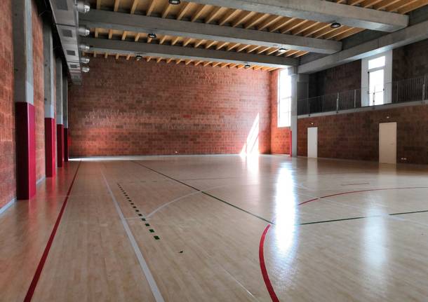 Palestra e scuola Carnago
