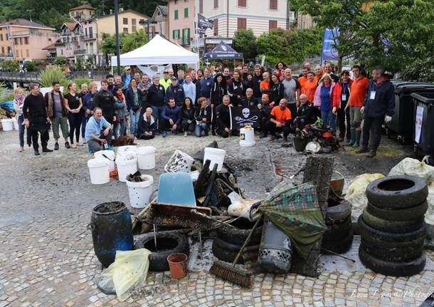 Porto Ceresio Blu pulito 2019 - foto di Luca Leone