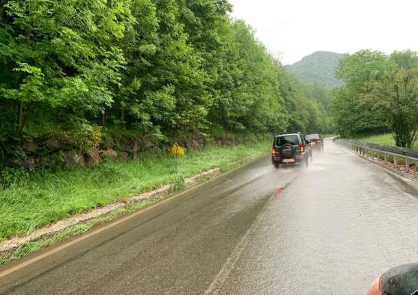 Un torrente sulla strada della Rasa