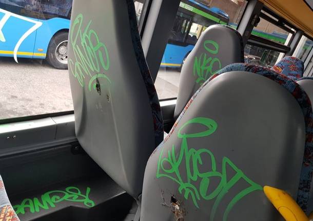 Vandali su Autolinee Varesine