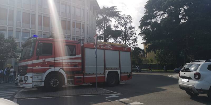 vigili del fuoco legnano teatro tirinnanzi largo tosi  2 