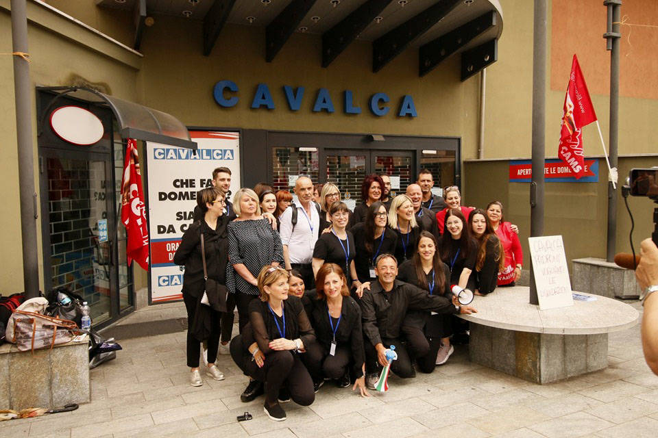 Arcisate - Sciopero e presidio dei lavoratori Cavalca