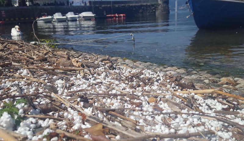 Polistirolo nel lago